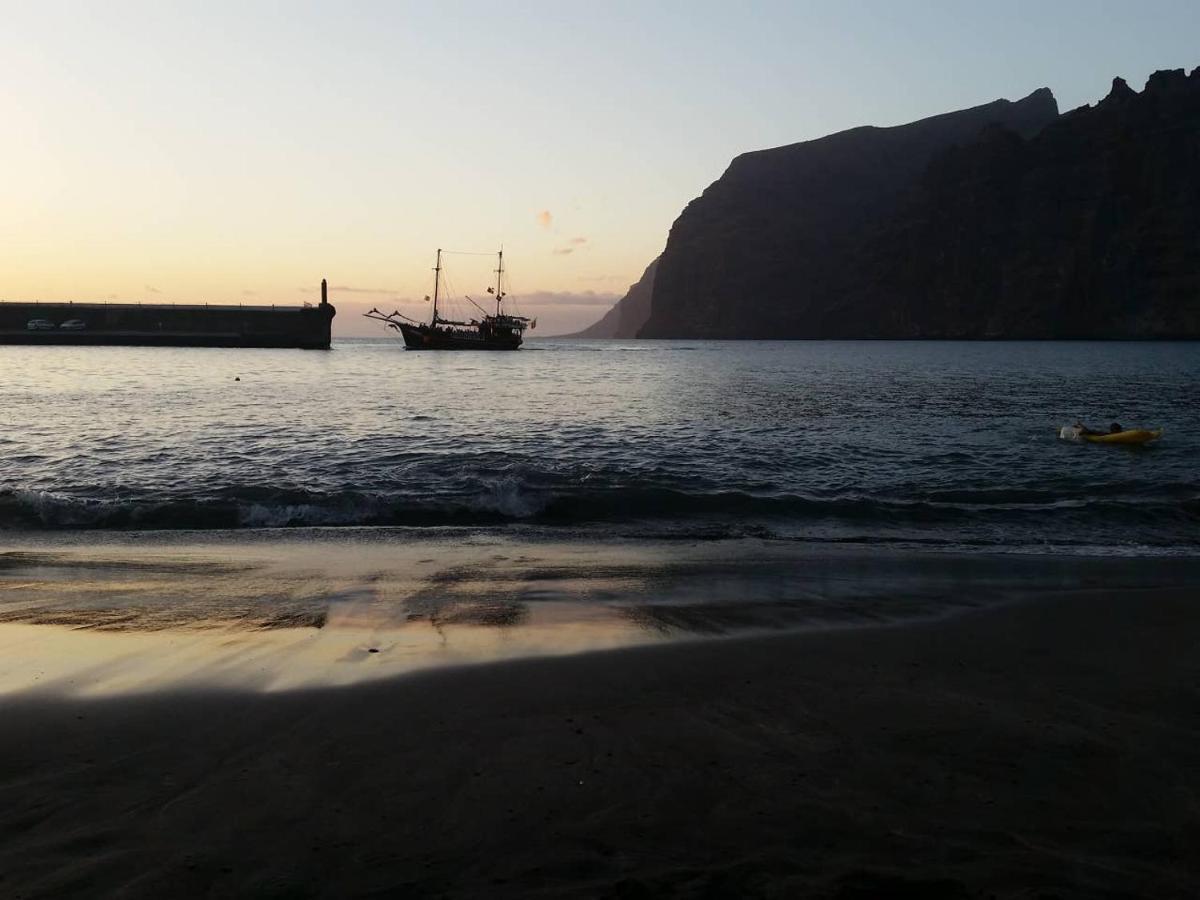 Acantilados de Los Gigantes, Islas Canarias, España Acantilado de los Gigantes Exterior foto